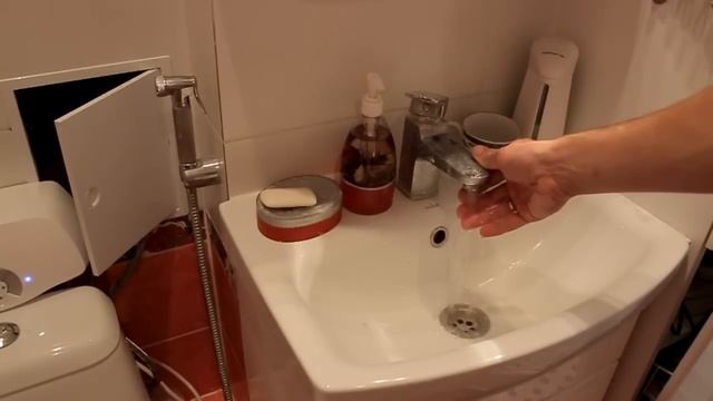 Водонагреватель проточный Electrolux.
