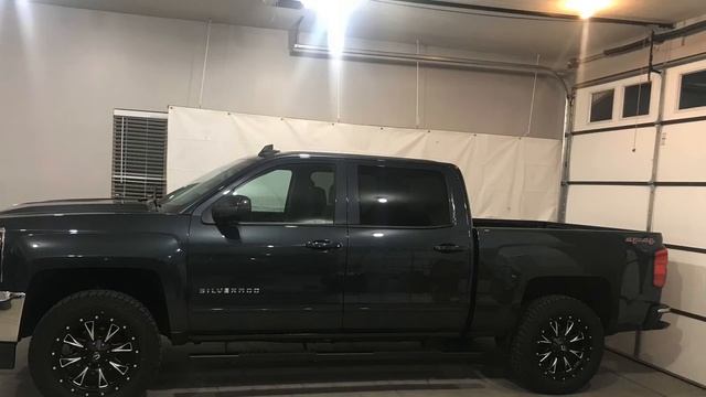 2017 Chevy Silverado 1500 4x4 Fuel Throttle 20x9 wheels 275/60/20 Falken Wildpeak Tires level kit