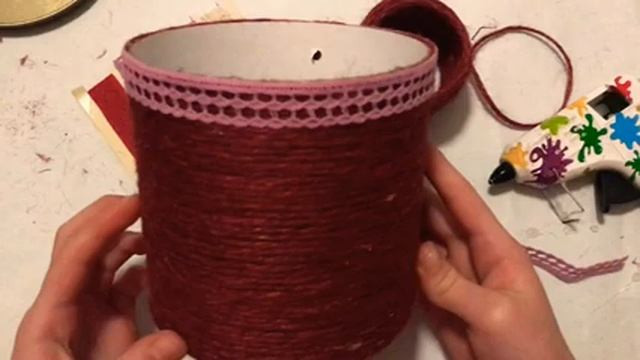 КРАСОТА из НОВОГОДНЕЙ КАРТОННОЙ ТУБЫ Своими руками Поделки из БРОСОВОГО МАТЕРИАЛА Cardboard box смотреть онлайн