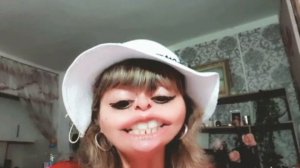 БАБКА ЛАРИСКА.АХ УЕХАЛ МОЙ ЛЮБИМЫЙ