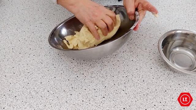 Вкусный дрожжевой хлеб без глютена, яиц и молока.