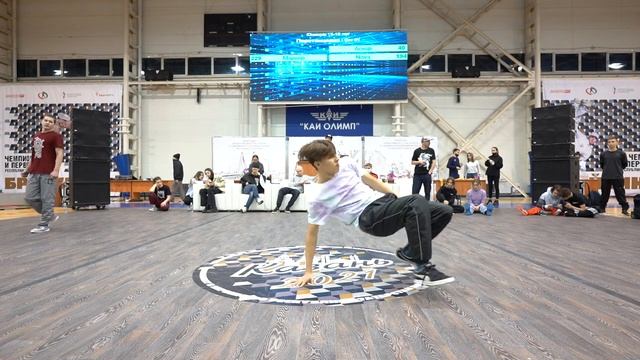 Батл #4 (юниоры 16-18 лет) смотреть онлайн