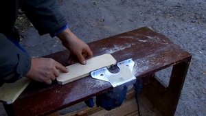 Из старого телевизора - стол для фрезера.
