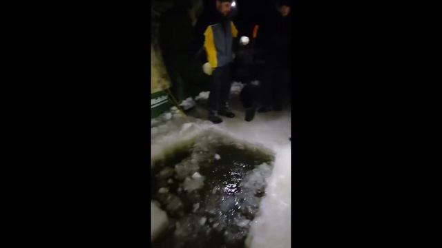 БАНЯ В ЛЕСУ. ЗИМНЯЯ ОКА. МОБИЛЬНАЯ БАНЯ и ПРОРУБЬ смотреть онлайн