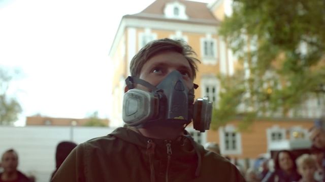 ŠKODA SCALA: Surprises with Unique Camouflaging at the Lennon Wall смотреть онлайн