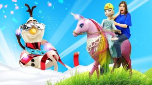 Снеговик на вечеринке - Той Клаб и Эльза Холодное сердце ищут Олафа - Ищем игрушки из мультфильмов!