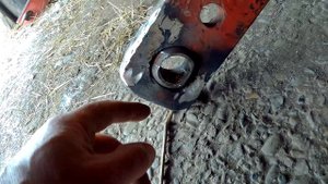 4 ОТЛИЧИЯ В ОДИН ГОД в  задней части т 40 ..  отреставрировал навеску на втором  тракторе..