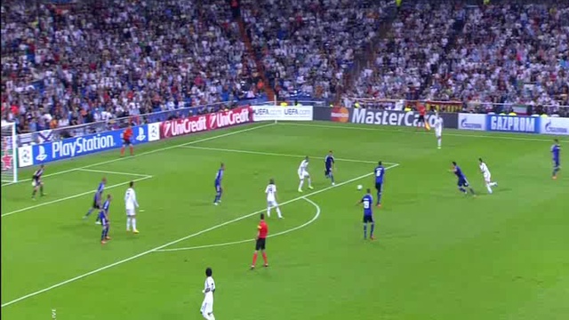 Сиксвалний фудбалисти. Холланд манчестер сити 2022. Реал копенгаген. Реал копенгаген. Ибрагимович бьет игроков реала.