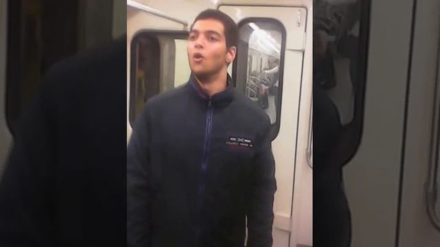 Парень круто запел в метро москвы ) смотреть онлайн