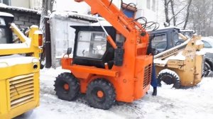 Ремонт мини погрузчика UNC 060 .