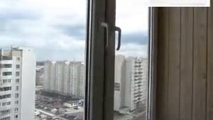 Лоджия П-44, сапожок с закруглённым выступом, остекление КБЕ, отделка деревянной вагонкой, тумбы.