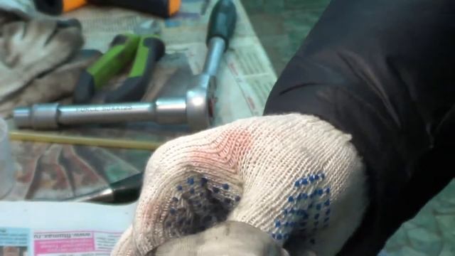 №4 Обслуживание переднего тормозного суппорта HONDA CBR600 F4I смотреть онлайн