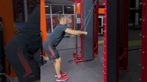 Пуловер с резиной. Замена пуловеру на верхнем блоке. Тренируйся дома как в зале