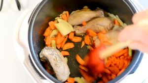 Суп Щи из Свежей Капусты и Фасоли в Мультиварке-Скороварке Редмонд Redmond RMC-P350