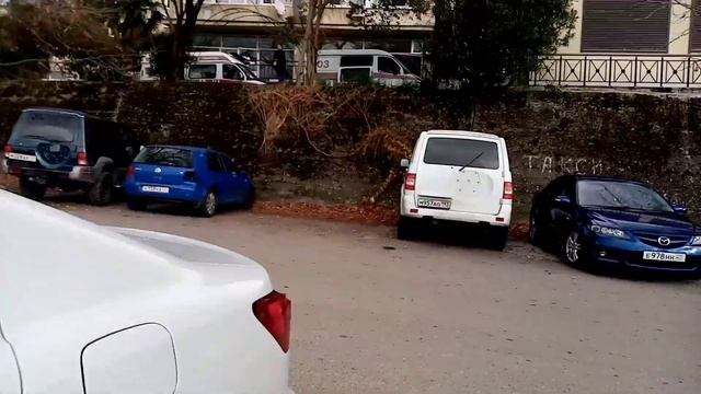 Жизнь в Абхазии/Наш завтрак и поход в больницу /