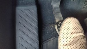 Скрип педали сцепления в самом начале хода. Skoda Octavia A7. 1.4.