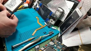 Samsung A20 после воды не запускается.Разборка и ремонт.