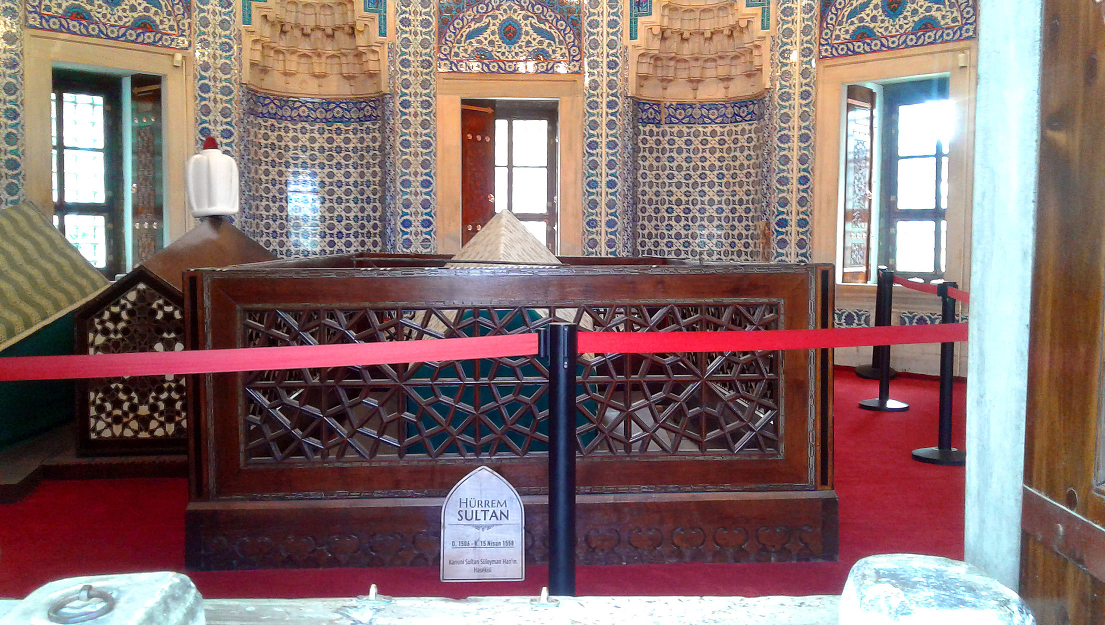 гробница роксоланы в мечети сулеймание в стамбуле