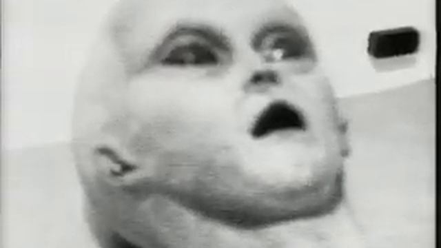 Досмотр пришельца смотреть онлайн