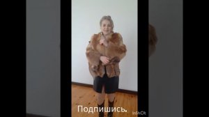 Полушубок из шкур лисы сшит своими руками.