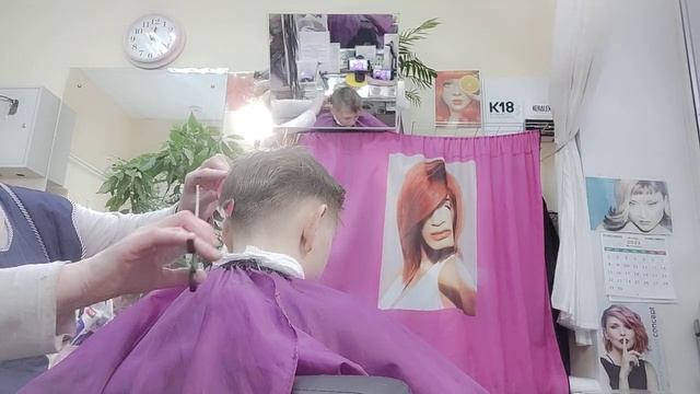 Стрижём мальчика под Школьную Стрижку смотреть онлайн