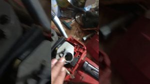 китайская бензопила глохнет при нажатии на газ