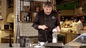 Как правильно варить кофе в гейзерной кофеварке Итальянский кофе моко от Marco Cervetti 16+