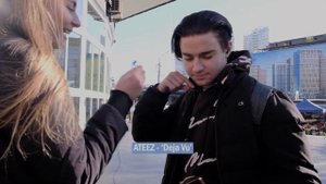 КАКУЮ ПЕСНЮ ТЫ СЛУШАЕШЬ? Узнай какая Музыка играет у прохожих в наушниках! БОЛЬШОЙ ОПРОС #4