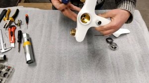 Интересный белый смеситель Грое, замена картриджа Grohe