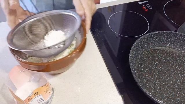 Оладьи из кабачка.Без яиц с двойным вкусом и консистенцией.Очень легко и просто!