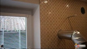 Это лучший способ очистить плитку от затирки