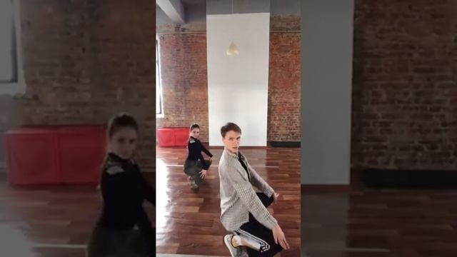 TUTORIALS | ONLINE WORKSHOP | VOGUE FEMME CHOREO | Обучающий видео-урок по вог хореографии.