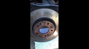 Замена передних тормозных дисков и накладок