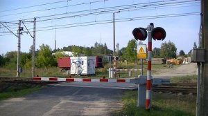 Spoorwegovergang Świebodzin (PL) // Railroad crossing // Przejazd kolejowy