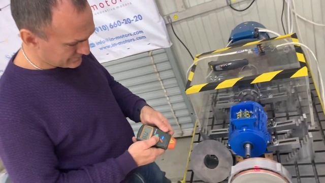 Асинхронный аксиальный электродвигатель с электромагнитным дифференциаломАсинхронный аксиальный элек смотреть онлайн