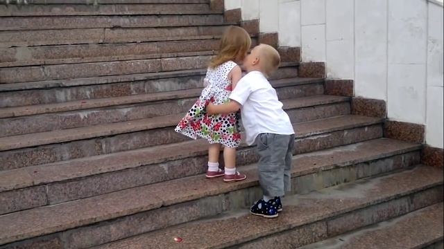 Маленькие жених и невеста! смотреть онлайн