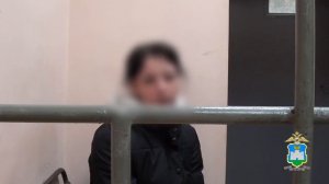 Полицейские задержали девушку, забравшую для мошенников 2 млн рублей у трех обманутых женщин