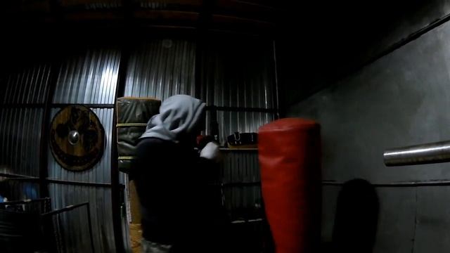 СИЛА И СКОРОСТЬ УДАРА! УТЯЖЕЛИТЕЛИ В ПОМОЩЬ! смотреть онлайн