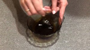 Теплый салат из куриных сердечек и овощей, заправленный устричным соусом с медом и соком лимона