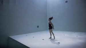 НЕВЕРОЯТНО КРАСИВЫЙ ТАНЕЦ ПОД ВОДОЙ!!!!?INCREDIBLY BEAUTIFUL DANCE UNDER WATER!!!!!