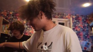 МЕНЯ РАЗОРИЛИ! ВСЁ ЧТО СМОЖЕШЬ ПОМЕСТИТЬ В КВАДРАТ ЗАБИРАЕШЬ СЕБЕ!!!