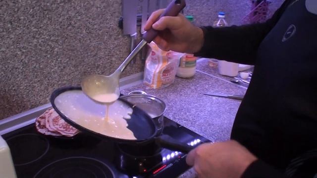 Блинчики с творогом. Готовим блины на молоке. Встречаем - Масленица. Вкусно - с вареньем, сметаной.
