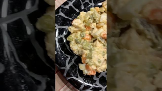 На ужин-салат оливье!#лайфстайлблог #едимвкусно #блоггер #осень? #ужиндома? #рекомендации #едадома