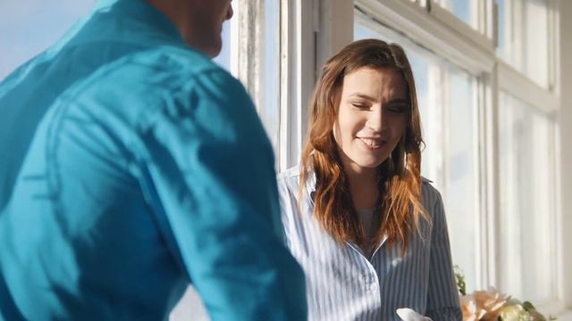 Сделайте ЭТО, если заметили, что на вас смотрит женщина /подход, разговор и дата последующего визит смотреть онлайн