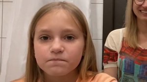 Тест зубной пасты ELGYDIUM с индикатором налёта.