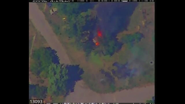 Поражение пикапа с экипажем на правом берегу в районе оккупированной Новодмитровки