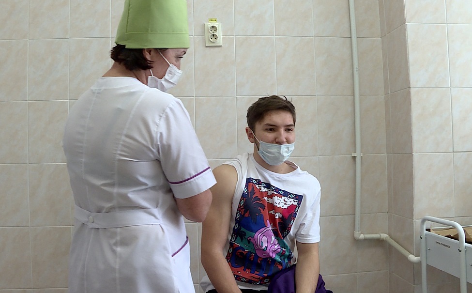 Больше 500 липецких подростков привились от коронавируса