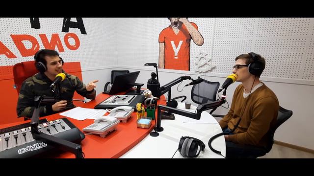 [Полный метр] Видеоподкаст. "Суд над чикагской семеркой"/"Тайлер Райк"/"Дьявол всегда здесь" смотреть онлайн