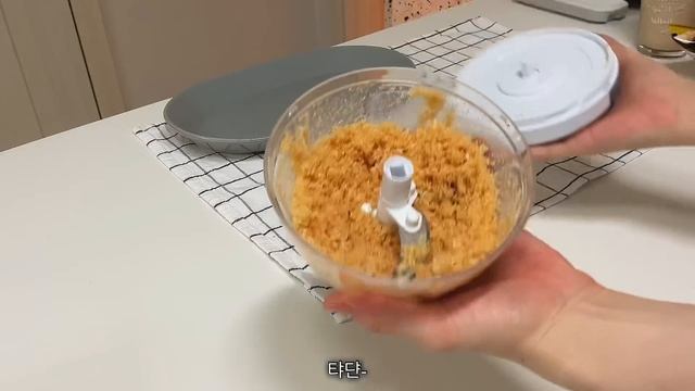 Eng|자취vlog|저탄고지 치즈 돈가스와 시원한 냉우동?핫케이크 굽고 닭갈비 만들어 먹는 자취 일상?셀프 네일하고 화분 커버 만드는 집순이 Vlog