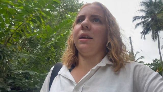 Выживаю на Шри-Ланке. Не хватило денег на проезд. Выкинули с крейзи-баса на ходу?